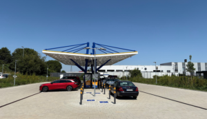 Firmenparkplatz laden